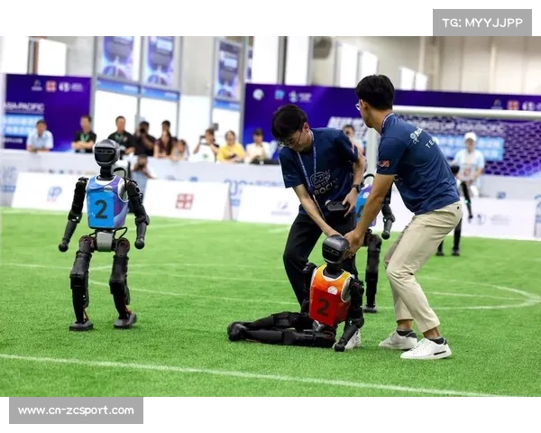 机器人互动成足球赛闭幕式新亮点 引领科技与体育融合 机器人互动成足球赛闭幕式新亮点 引领科技与体育融合